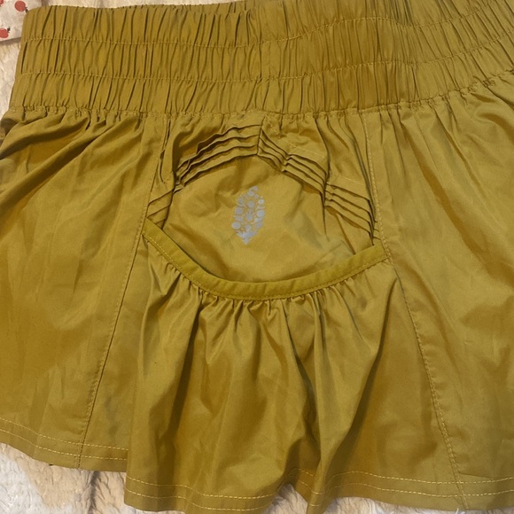 Mustard Yellow Smocked Waist Skirt with Pocket Detail size xs new with out tag - Picture 7 of 7